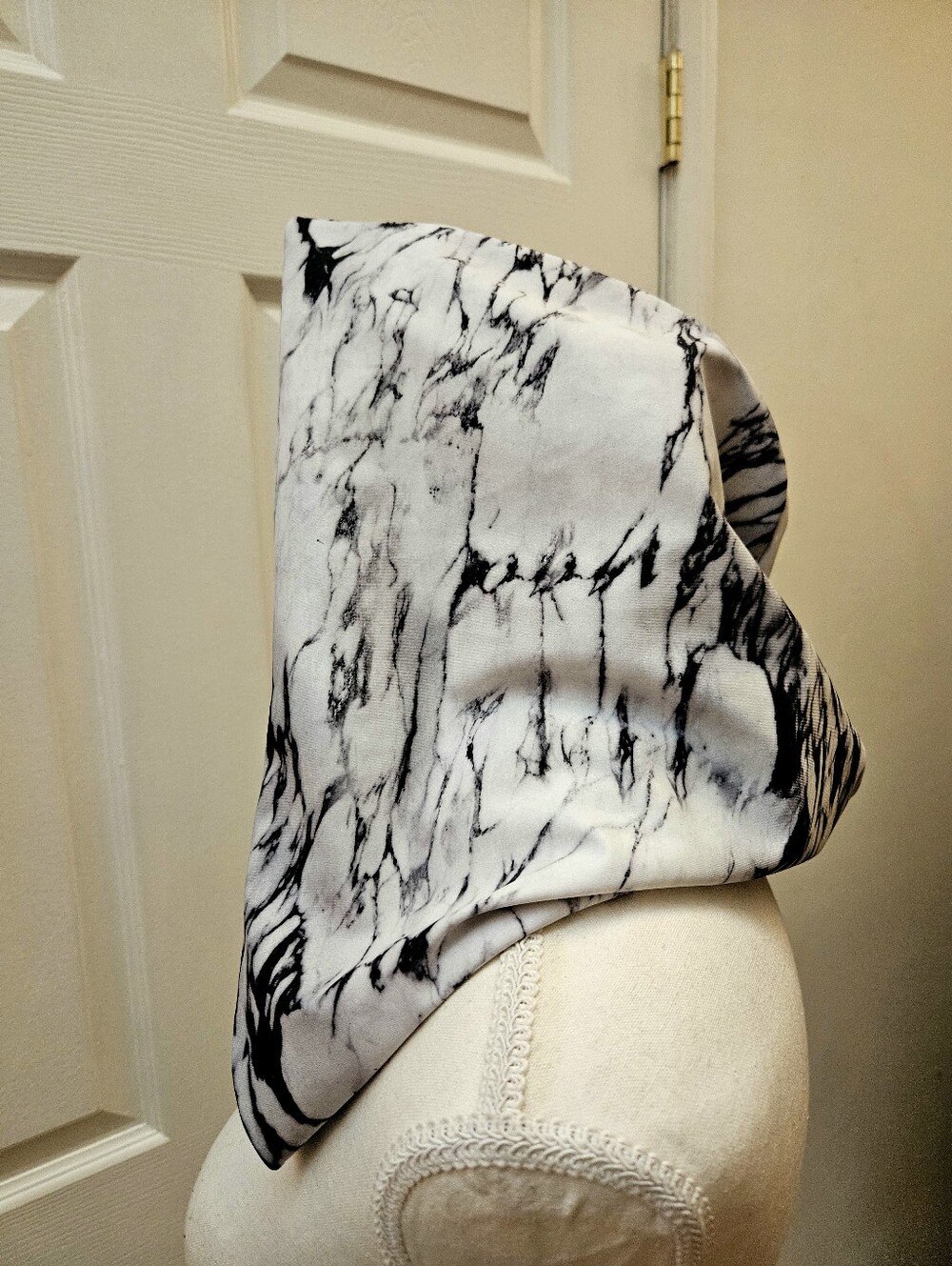 NEW Dolls Kill Reversible Black White Marble Tie Dye Print Festival Hood